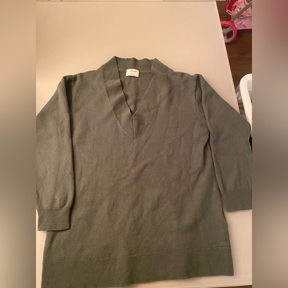 Aritzia - size small - 100% Merino Wool sweater. Olive green. - Picture 1 of 5